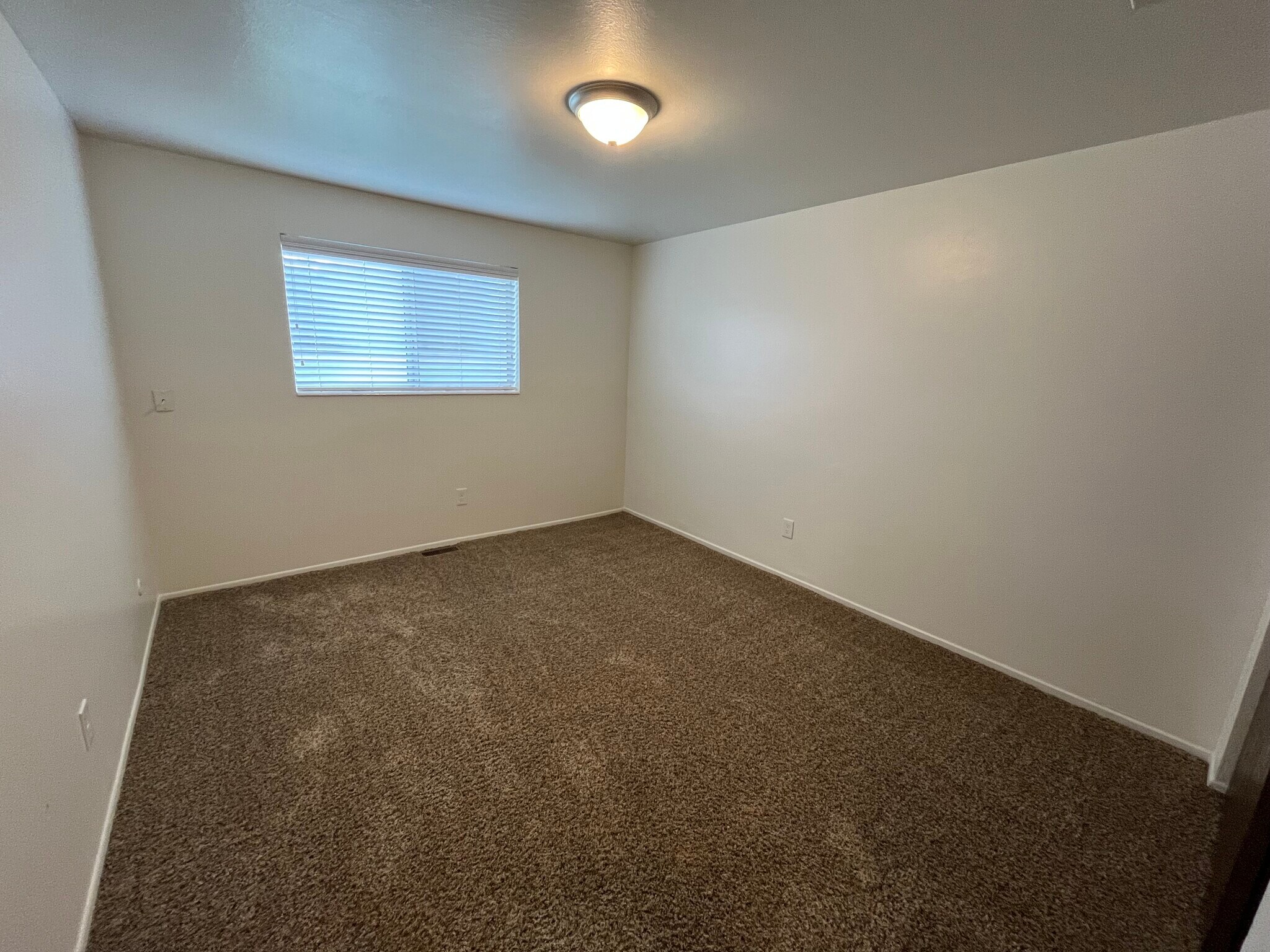 Building Photo - 157 E 850 S