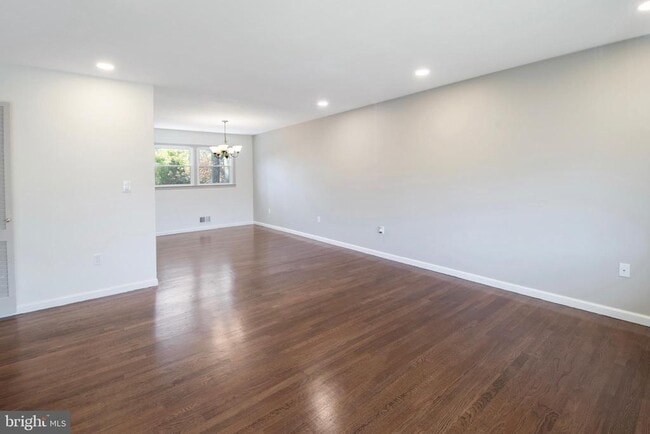 Building Photo - 155 Franklin Corner Rd