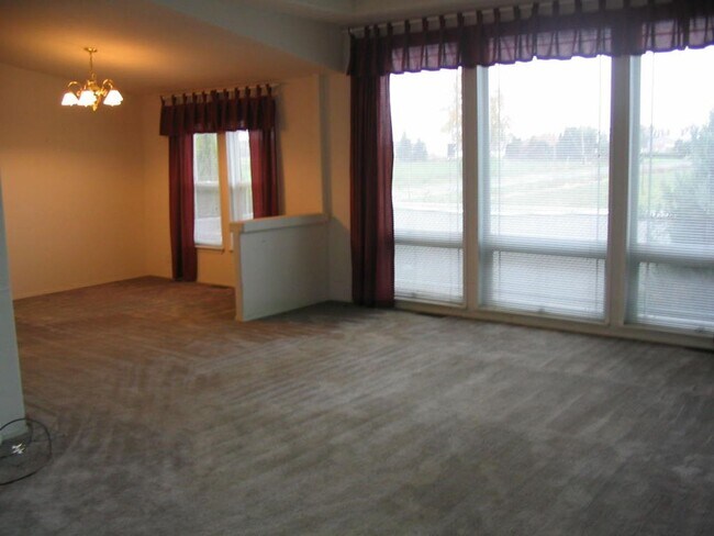 Building Photo - 33188 Fuchsia Ln