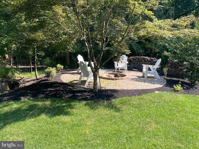 Building Photo - 1226 Pine Grove Rd