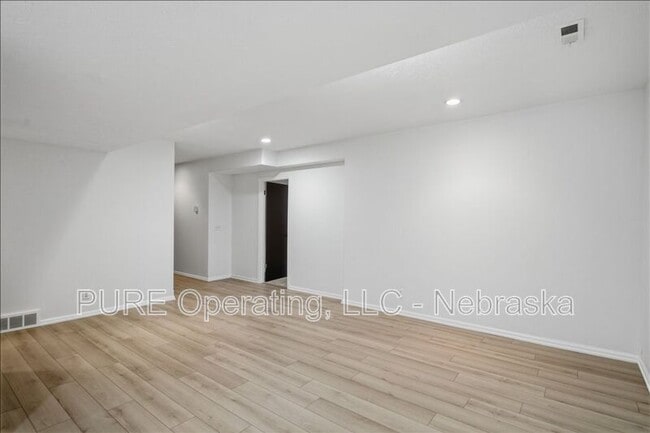 Building Photo - 15527 Mason Cir