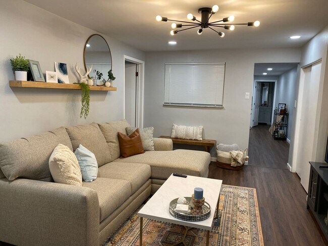 Building Photo - NEWLY RENOVATED 2 BEDROOM WITH GARAGE IN THE HEART OF SOUTHSIDE!