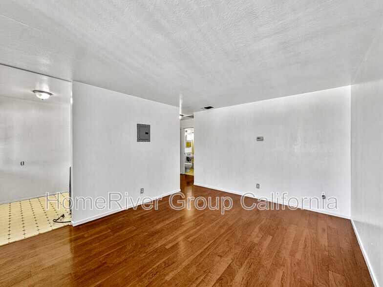 Building Photo - 2957 Howe Ave