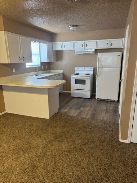 2508 Kitchen - 2422 N Houston St