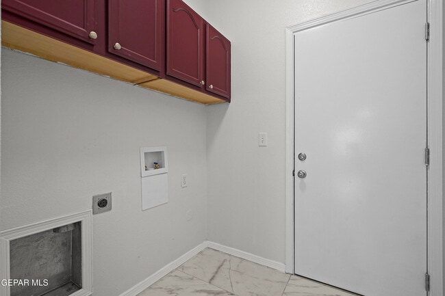 Building Photo - 14720 Sand Gate Dr