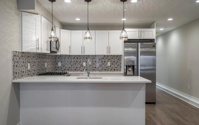 Kitchen Island - 762 S 15th St