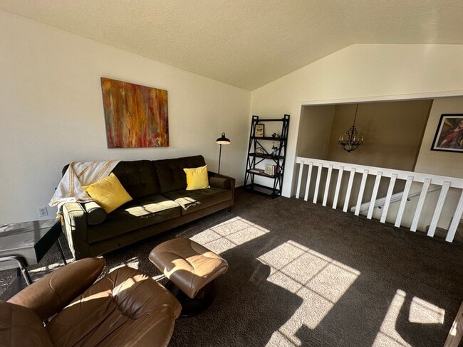 Building Photo - 14441 NE Morris Ct