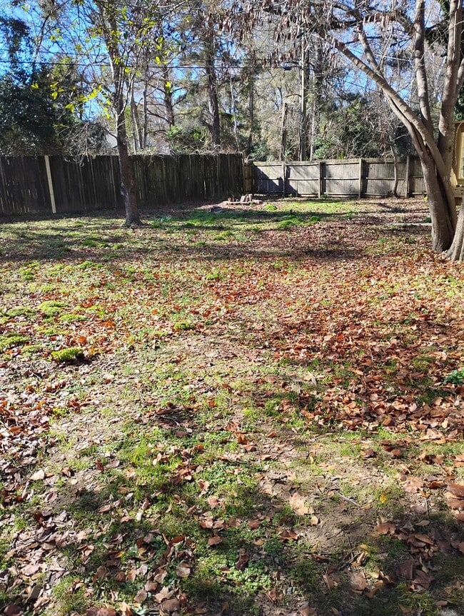 Building Photo - Spacious.Stylish.Short-Term Lease ONLY Perfection