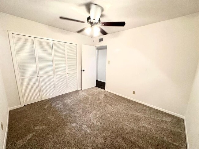 Building Photo - 5808 Nassau Dr