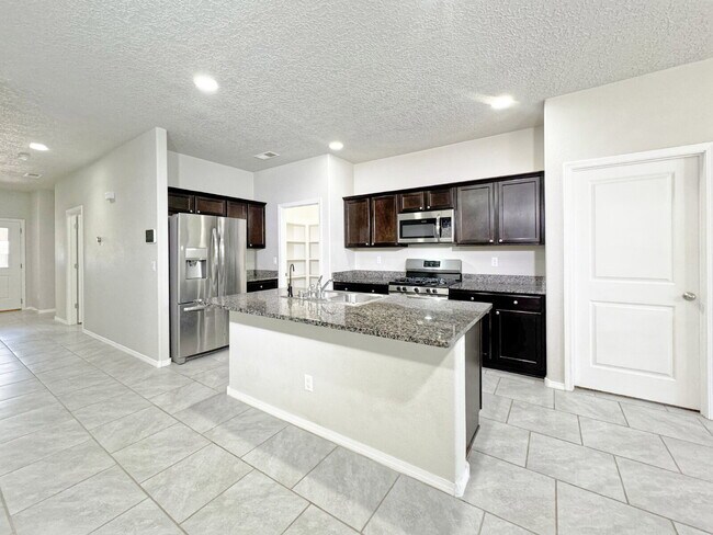 Building Photo - Wonderful, Newer 4 BR Home in Cleveland Heights!