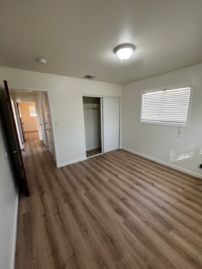 Building Photo - 9527 E Avenue T12