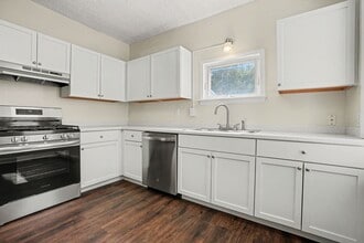 Building Photo - 153 Cedar St