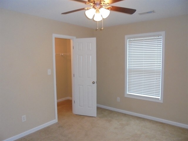 Building Photo - 5600 Gateswalk Ln