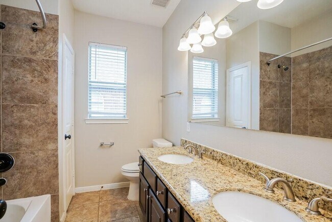 Building Photo - 2130 Pelican Landing Ct