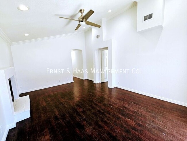 Building Photo - 5012 N Bentree Cir