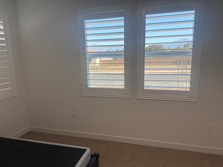 Building Photo - 11762 Saddleback Dr