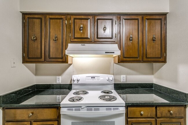 Building Photo - SPRING MOVE IN SPECIAL - HALF OFF FIRST MONTH