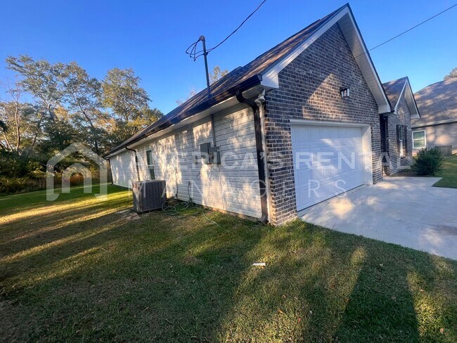 Building Photo - Home for Rent in Bay Minette, AL!! Available to View Now! DEPOSIT PENDING!!
