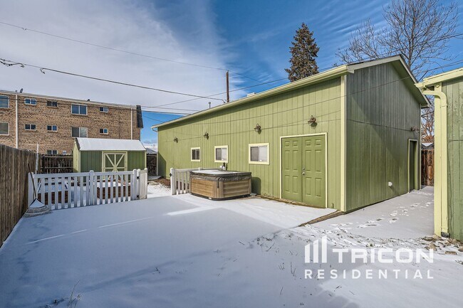 Building Photo - 3625 S Elati St