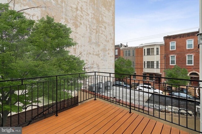 Building Photo - 765 S 15th St