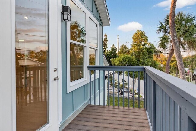 Building Photo - 207 Athens St