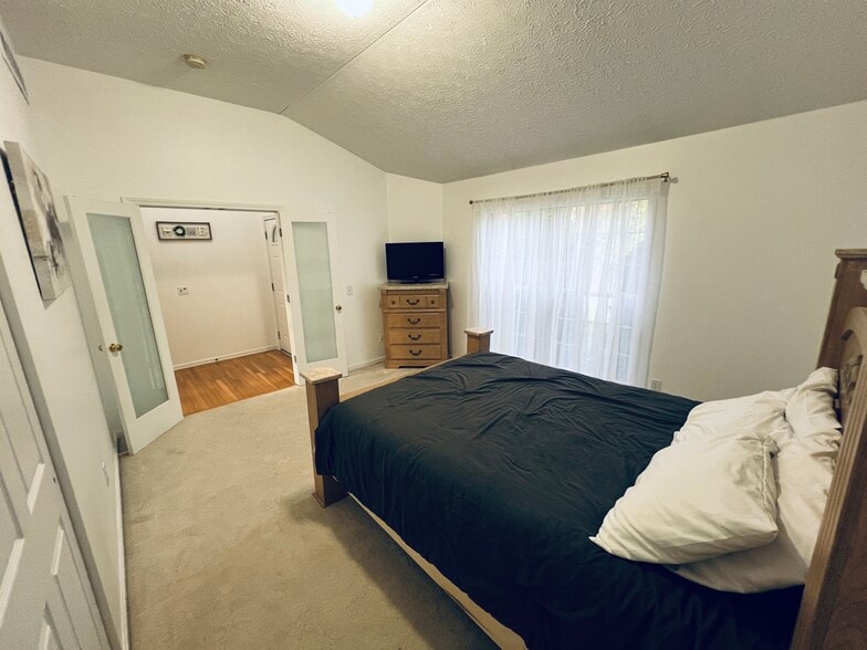 Building Photo - 3148 Benwick Dr