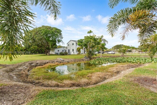 Building Photo - 7601 NW 82nd Terrace