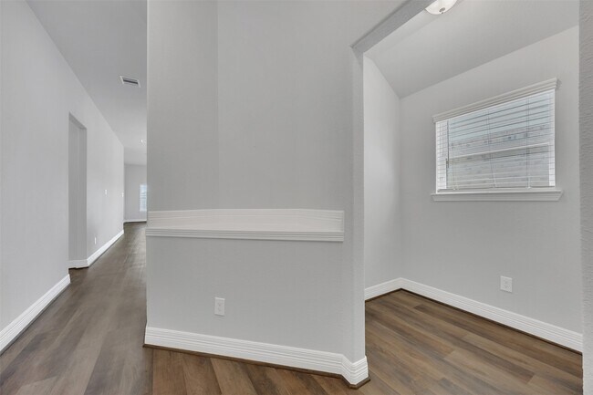 Building Photo - 22642 Rosebush Hl Rd