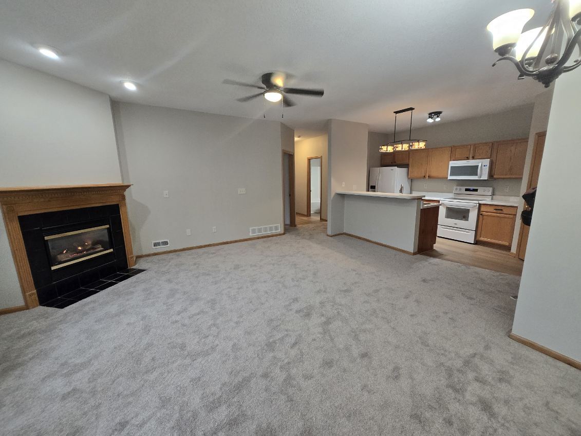 Building Photo - 950 67th St