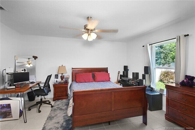 Building Photo - 5501 Jamboree Dr