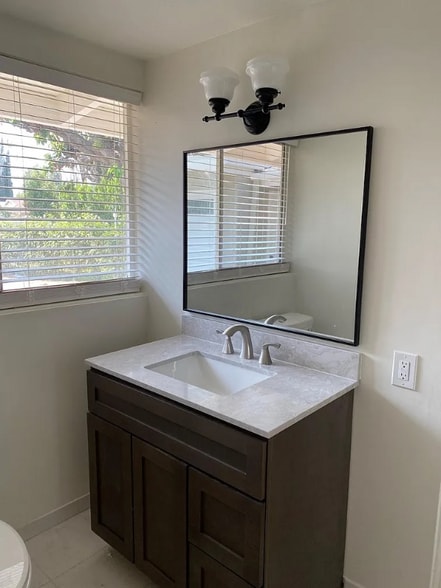 Building Photo - 8554 Fullbright Ave