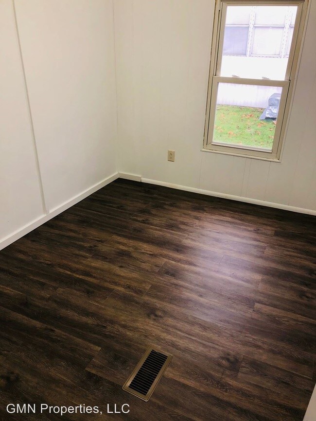 Building Photo - 1-21 Dinardo Manor