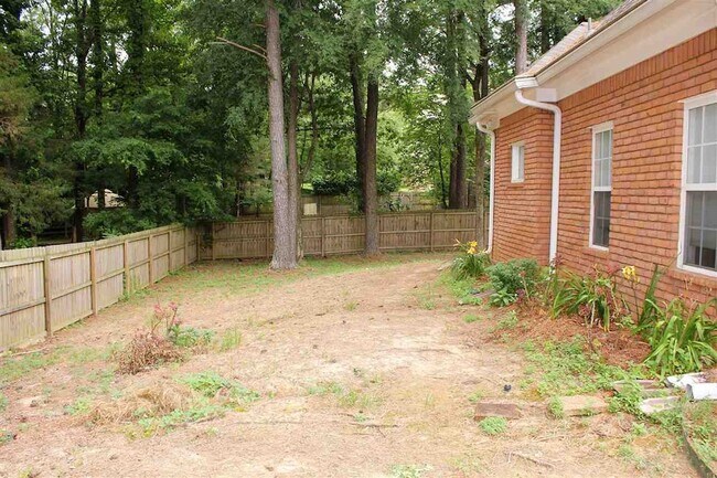 Building Photo - 355 Forest Hill-Irene Rd