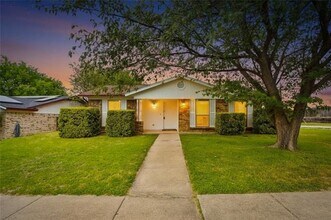 Building Photo - 5900 Stardust Dr S