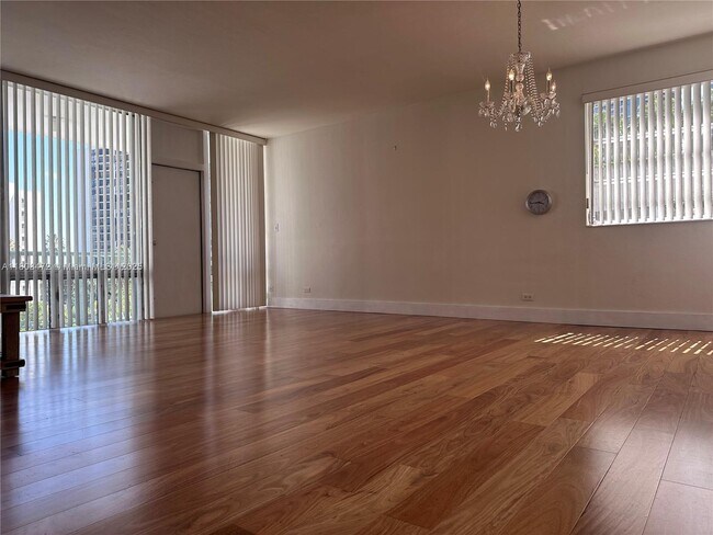 Building Photo - 1408 Brickell Bay Dr