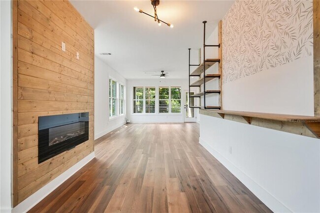 Building Photo - 235 Mayson Ave NE