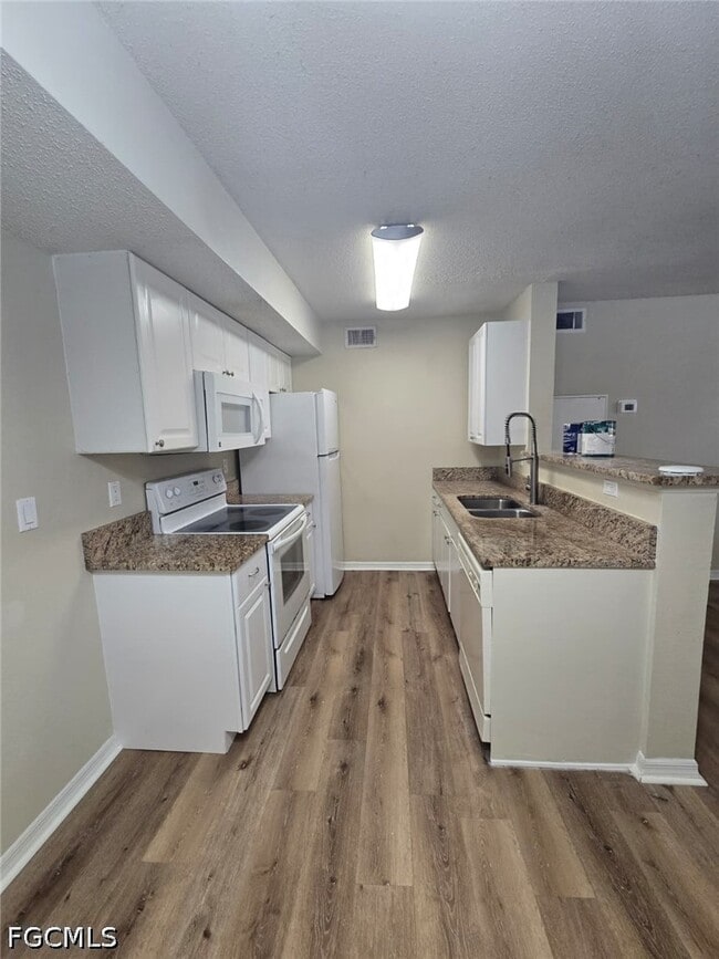 Building Photo - 12730 Equestrian Cir