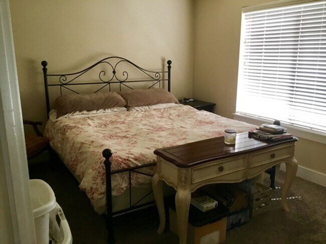 Building Photo - 9851 W Rosecroft Ct