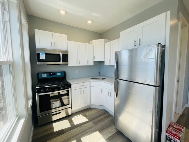 Interior Photo - 421 Central