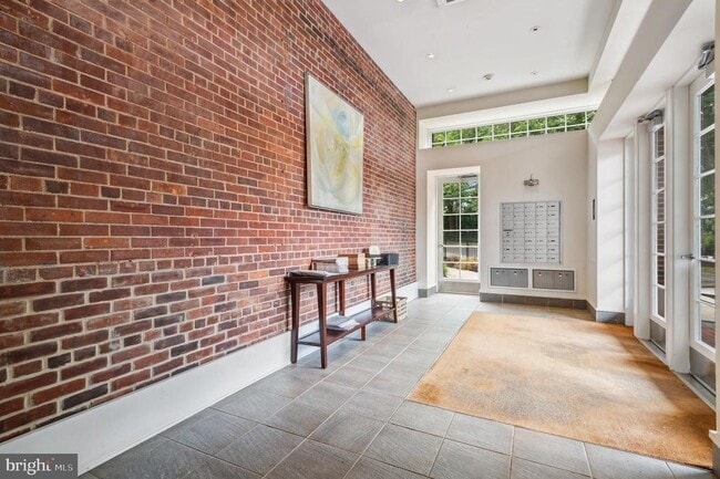 Primary Photo - 35 Quarry St