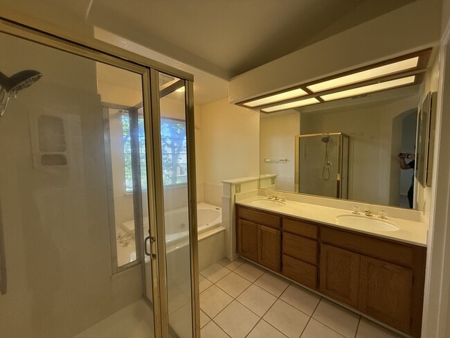 Building Photo - 538 Mill River Ln