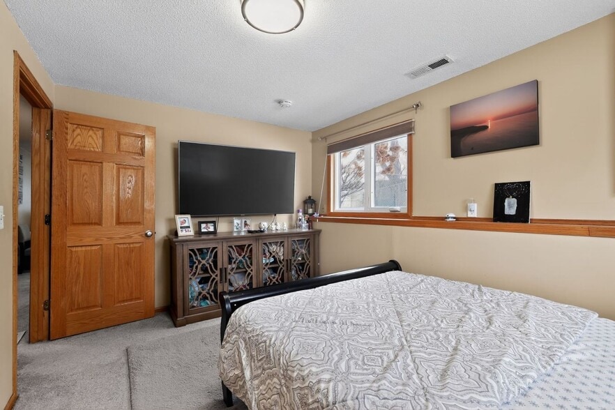 Building Photo - 595 Mercury Cir