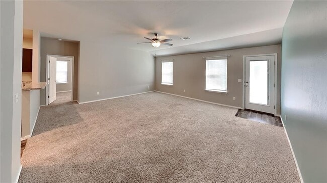 Building Photo - 332 Blue Dr