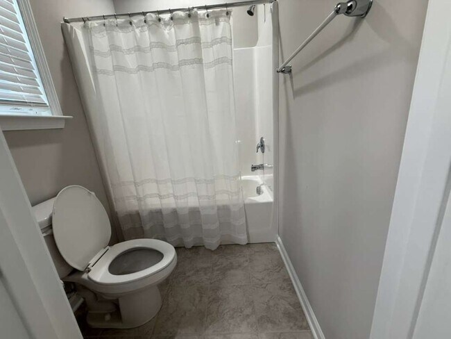 Building Photo - 128 Reids Cv Dr