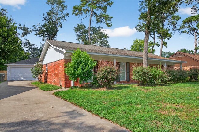 Building Photo - 10218 Oak Point Dr