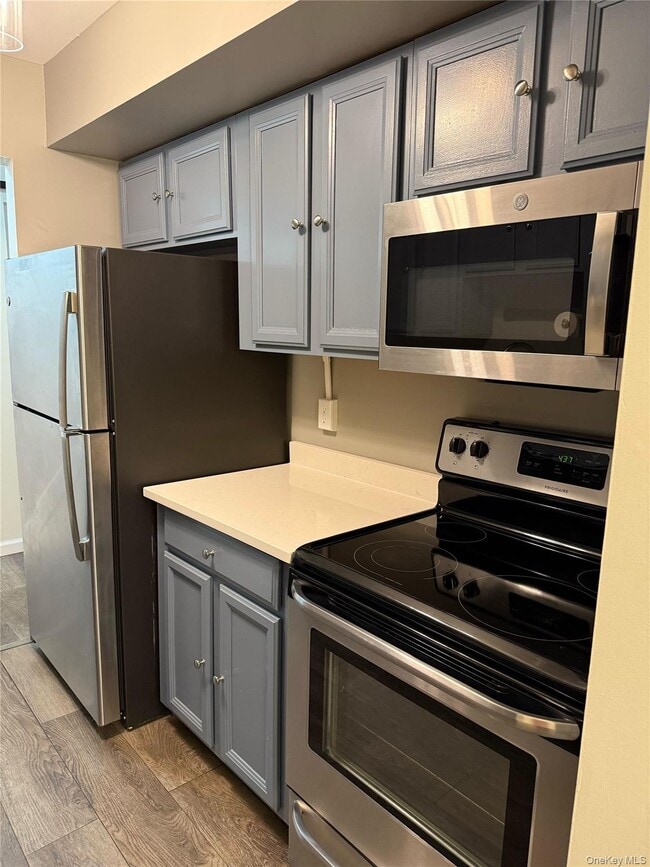 Building Photo - 1701 Cherry Hill Dr