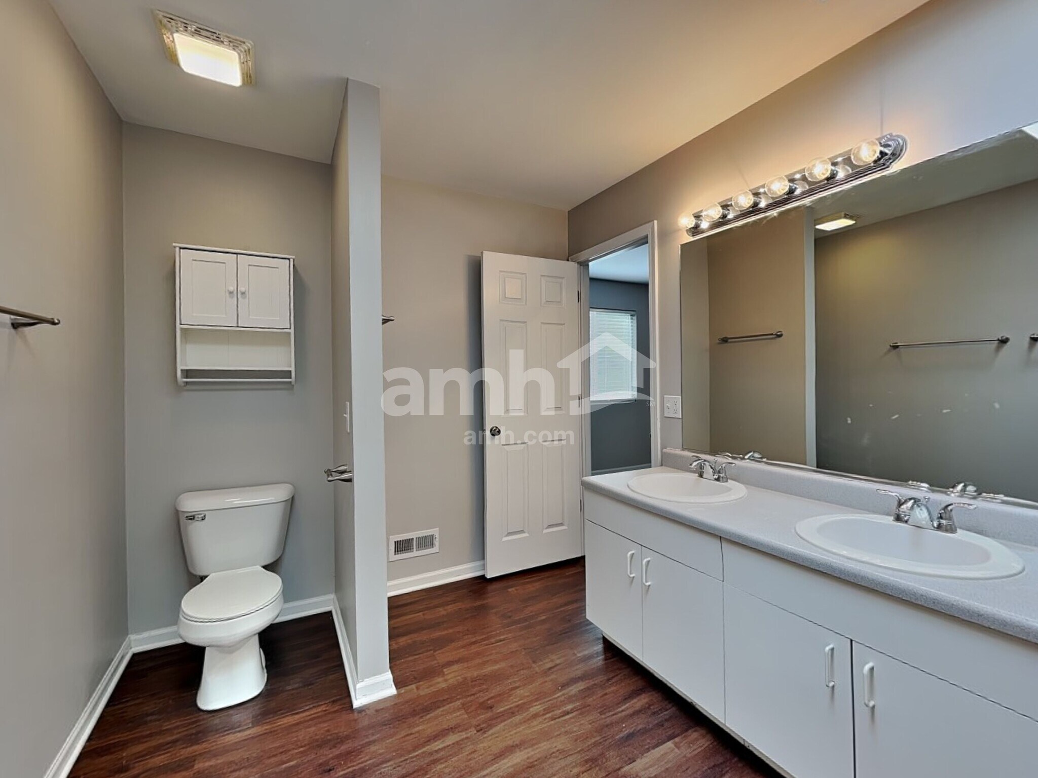 Building Photo - 8601 Sycamore Ct