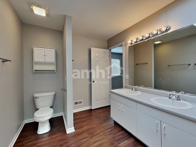 Building Photo - 8601 Sycamore Ct