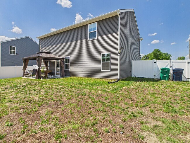 Building Photo - 2945 Travis Ln