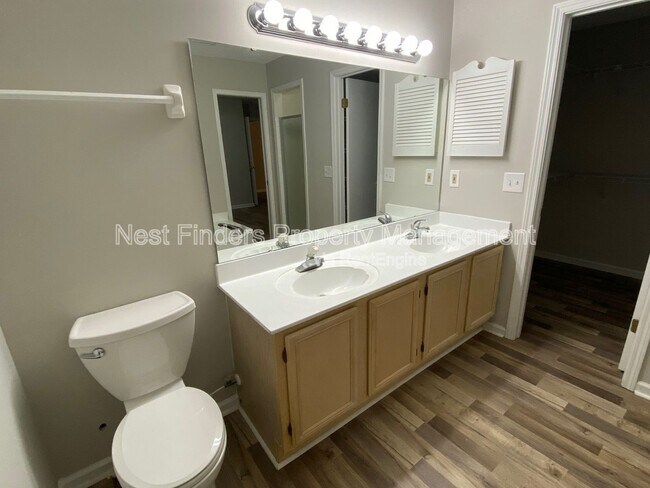 Building Photo - 421 Filmore Dr